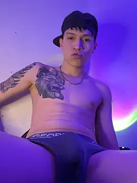 DannyXXL026 online show from April 15, 11:59 pm