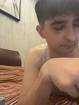 boygik18 online show from April 15, 8:09 pm