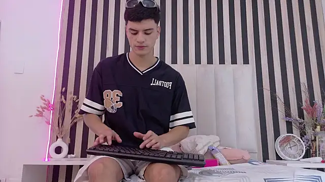 LeoTease online show from July 14, 7:09 pm