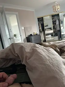 chief0009 online show from April 16, 2:06 pm