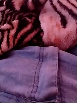 phzada22 online show from April 16, 5:35 pm