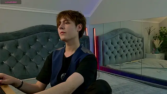 Mark Ian  online show from April 29, 2:55 pm