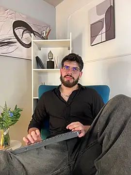 DomBoy  online show from June 14, 8:00 pm