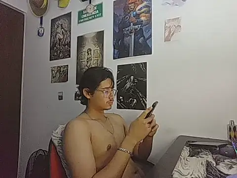 x-NoAh-x online show from August 5, 3:00 am