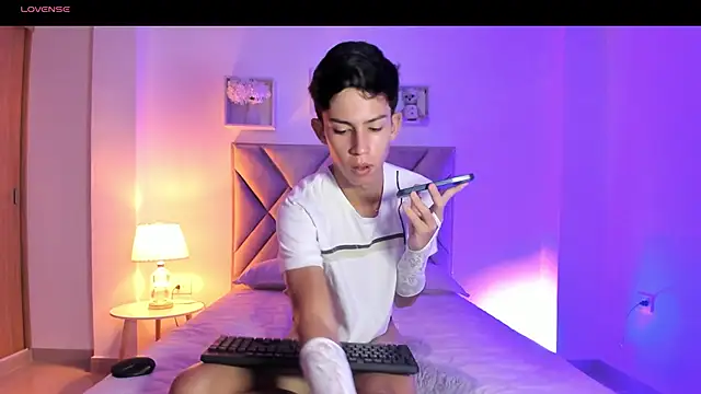 Baby noahtt online show from June 19, 1:27 pm