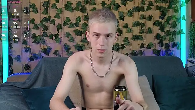 Tommy CrashXXX online show from June 18, 11:59 am