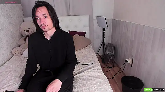 CalvinChapman online show from July 17, 3:14 am