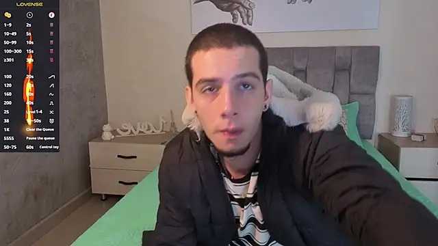 isaacblaze  online show from June 2, 3:51 am