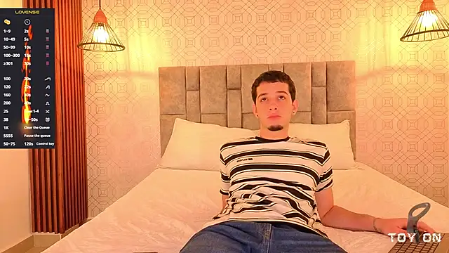 isaacblaze  online show from July 25, 3:36 am