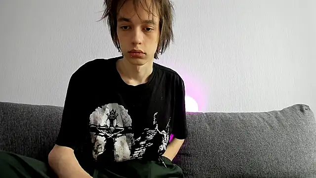Nolan Sagee online show from May 13, 7:27 am