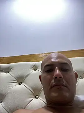 ostin1226 online show from June 1, 3:29 am