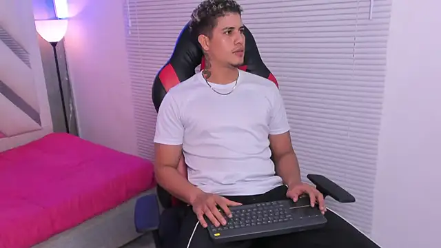 dominic connor online show from July 22, 3:20 am
