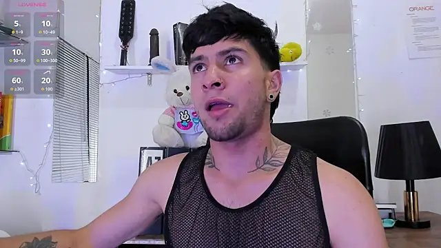StefanoBigCock online show from May 23, 8:03 pm