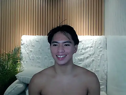 horny jamesxx online show from June 2, 1:06 am