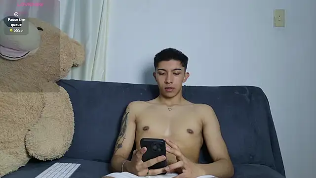 Thesaint xxx online show from June 27, 10:48 pm