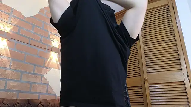Brandon 01 online show from June 1, 8:09 pm