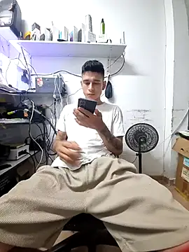 tom latin online show from May 31, 1:39 am