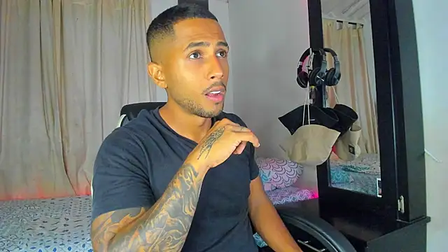 LucasWatsonnn online show from July 9, 3:22 am
