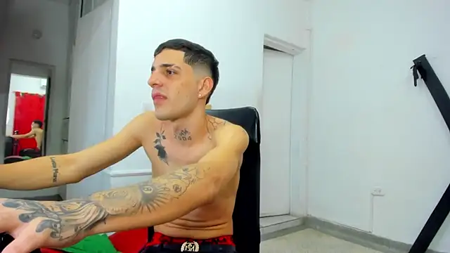 boy max latin online show from June 7, 10:28 pm