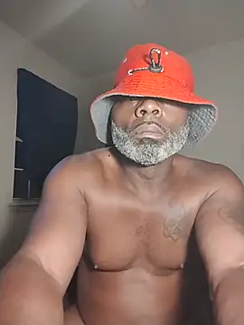 Tremainebigg online show from July 14, 9:24 am