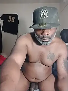 Tremainebigg online show from May 27, 9:06 am