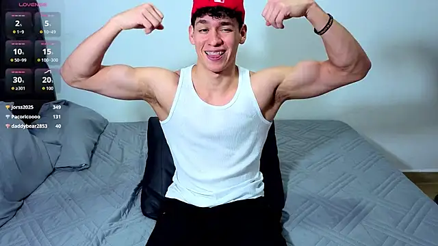 Luke Muscle online show from July 21, 2:24 am