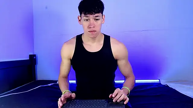 Luke Muscle online show from May 27, 12:35 pm