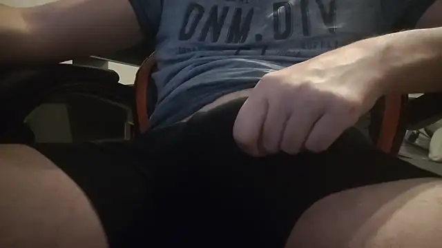 Pat CumShow4Dad online show from June 9, 8:43 pm