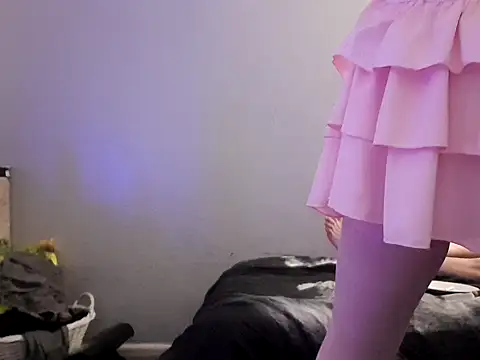 leanneslimbum online show from July 4, 5:43 am