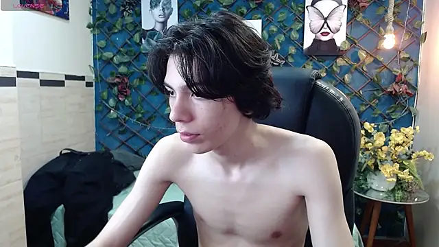 Julesx15 online show from June 4, 12:55 pm