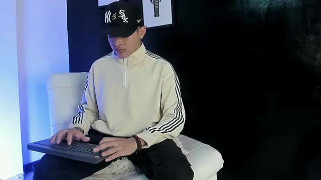 Nico Saint  online show from June 3, 11:12 am