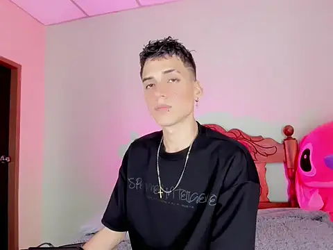 latino boyy  online show from July 28, 6:20 pm