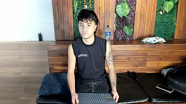 FedeViale online show from June 30, 4:02 am