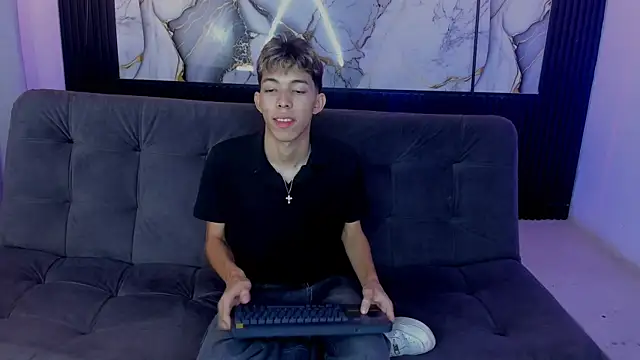 nico naughtyboy online show from June 1, 12:55 am