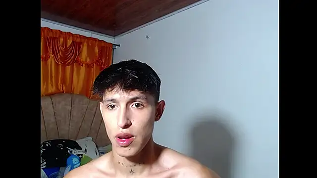 rowanbig online show from July 29, 1:26 am