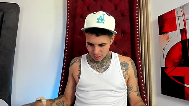 Kael Calle online show from June 18, 4:36 am