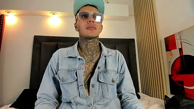 Kael Calle online show from June 12, 3:38 am