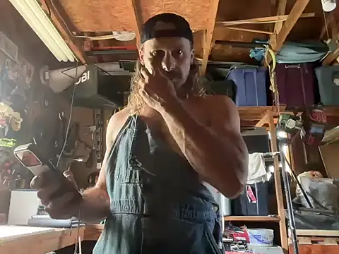 Dadbodnextdoor online show from June 6, 9:32 pm