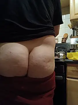 Dickbetweencheeks online show from June 22, 3:46 am