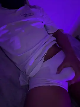 lucianxxx  online show from July 7, 8:18 am