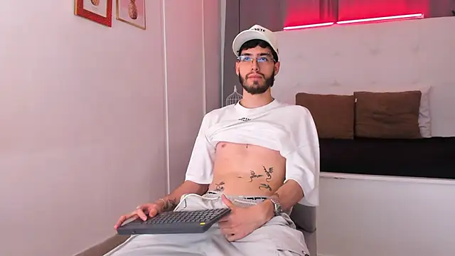 Leo Saint online show from June 13, 10:40 pm