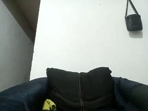 Andy18ah online show from August 5, 2:49 am