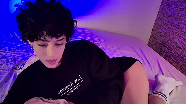 xFemboyToy online show from June 29, 3:13 am
