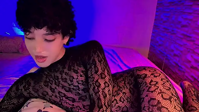 xFemboyToy online show from August 4, 8:42 am