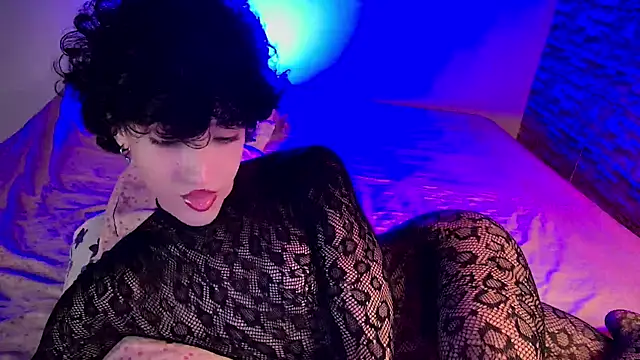 xFemboyToy online show from July 17, 5:25 am