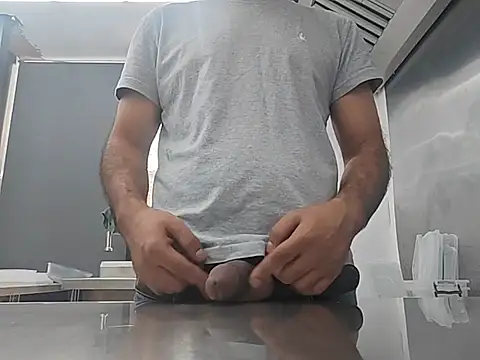 brownskinbull1 online show from July 24, 1:40 pm