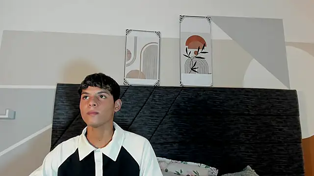 nico vega online show from June 16, 7:27 pm
