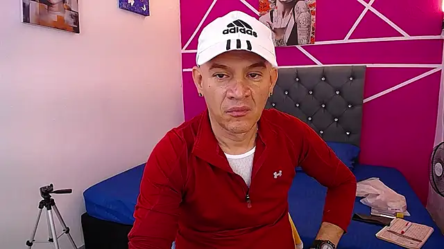 Cesirry  online show from July 22, 12:52 pm