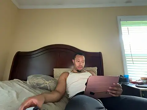 Charmingswoleking online show from June 30, 11:17 pm