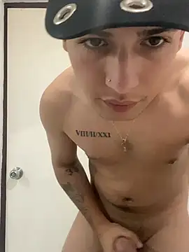 latinboy 21A online show from June 26, 5:26 pm